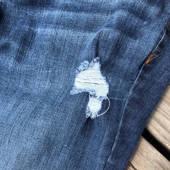 Aeropostale Distressed Blue Jeans Skinny Leg Cropped Denim Pants Size 4S 4 Short - Picture 3 of 8